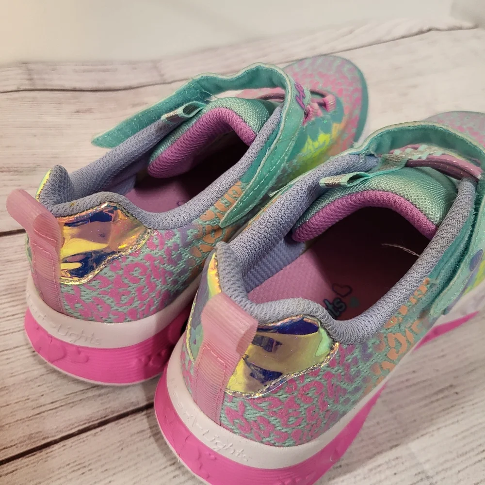 Girls Skechers Flutter Heart On/Off Lights LOVES WILD Sneakers Size‎  1.5 - Picture 6 of 9